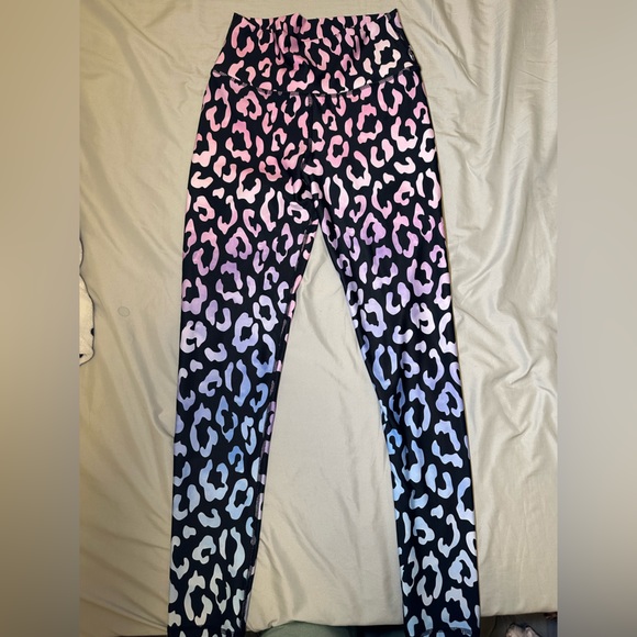 New - Picture 1 of 2